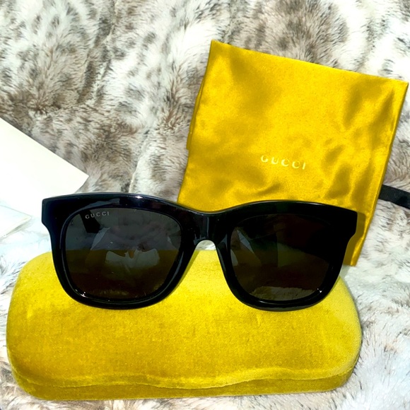 GUCCI SUNGLASSES FULL INCLUSION - Picture 10 of 13